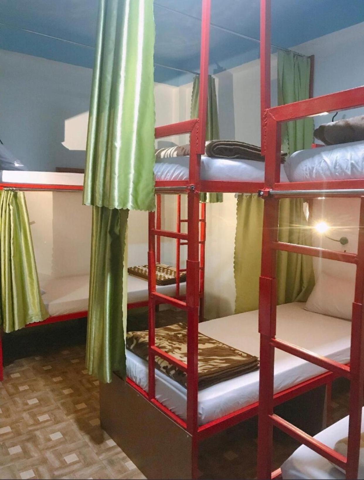 Vang Vieng Ruby Backpackers Hostel Buitenkant foto